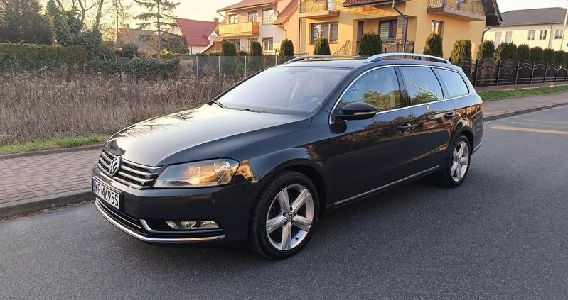 Volkswagen Passat cena 36900 przebieg: 252000, rok produkcji 2013 z Płock małe 781